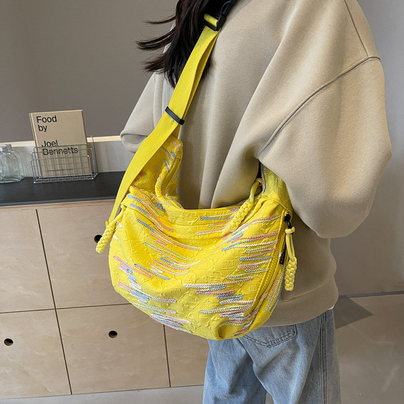 小众设计帆布包包女大容量2025新款百搭单肩斜挎包高级感饺子包女