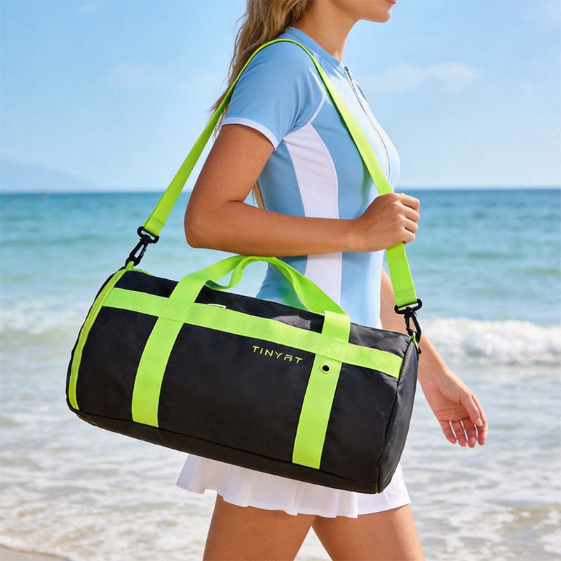 新款潮大容量健身包男款运动旅行包游泳便携斜挎包户外潮流手提包