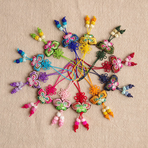 精翠中国结双面刺绣蝴蝶小礼品