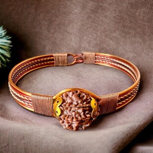 印度Shiva瑜伽者佩戴六面子铜Rudraksha金刚菩提手链手镯