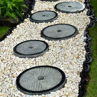 复古庭院草坪铺地砖汀步石板踏脚石民宿花园景观装饰步道路径石