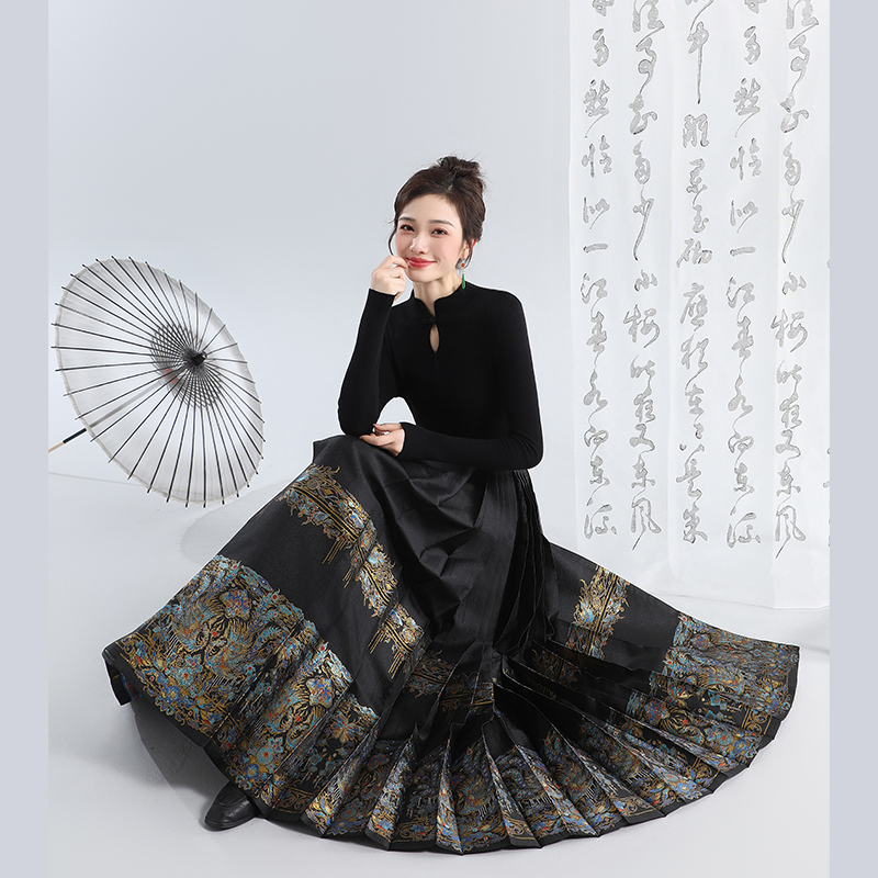 无衣饮羽【点翠鎏金】织金仿妆花a字裙套装马面2024新款