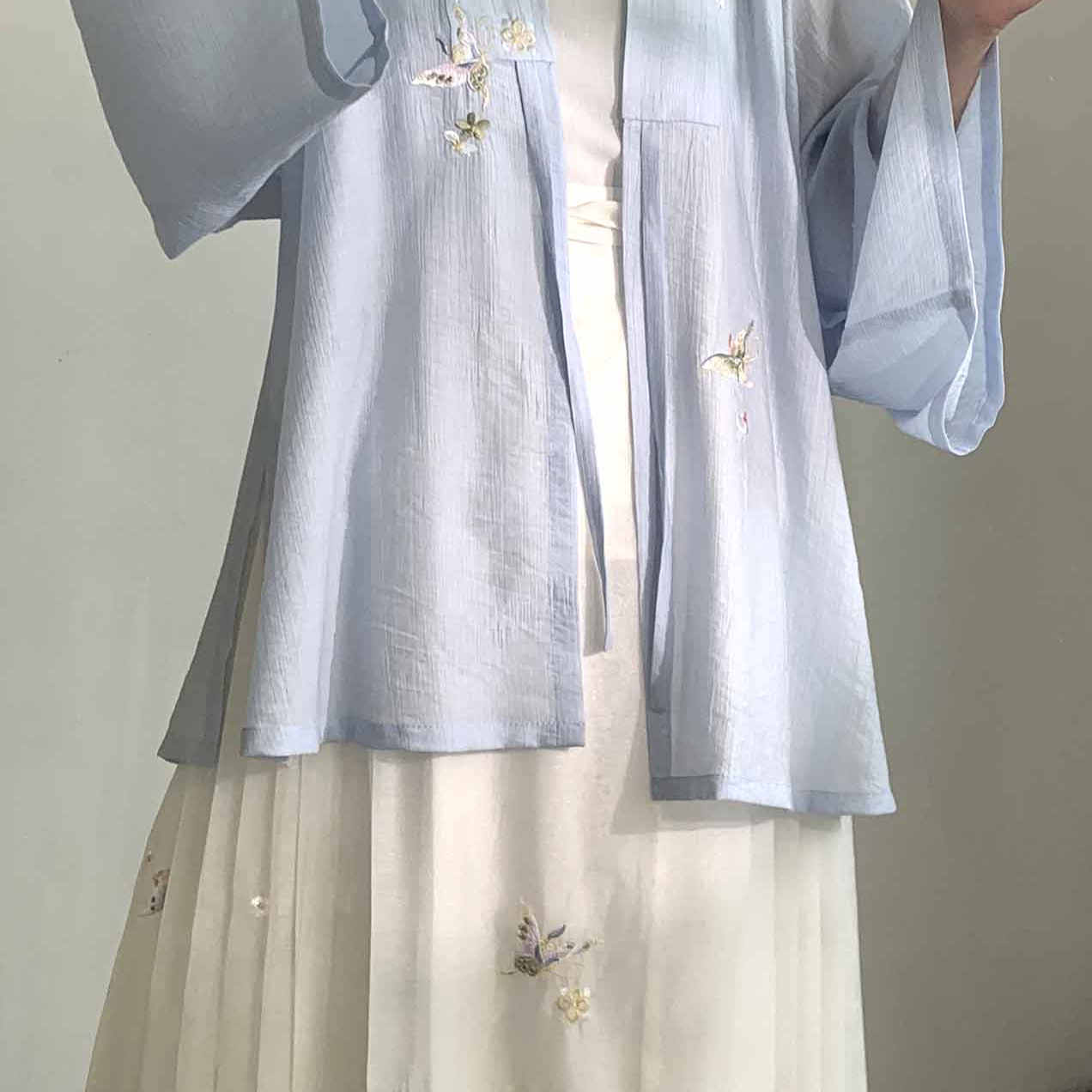 无衣饮羽【蝴蝶】合领衫暗纹提花明制女天丝合领衫汉服2025新款