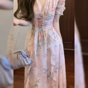 法式 度假收腰大摆裙长裙 甜美风碎花v领雪纺连衣裙女2025夏季 新款