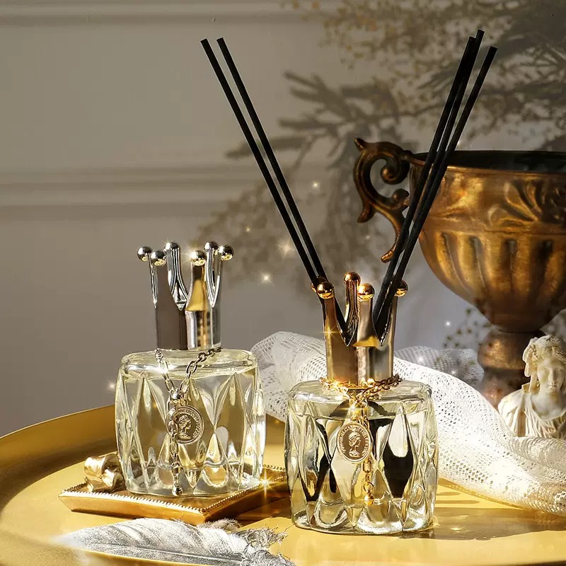 QUEEN S CROWN英式跨境轻奢香薰卧室高级感酒店无火香氛精油香薰