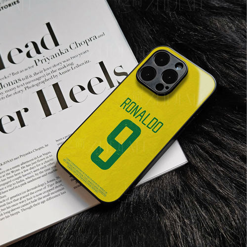 罗纳尔多9号磁吸磨砂黑框电镀玻璃手机壳适用苹果iphone17promax华为IQOONEO6VIVOS18PRO1加ACE3PRO荣耀200Pr