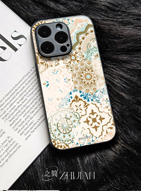 之简ZHIJIAN《繁复花纹》玻璃亮面磨砂手机壳新款小众不撞壳适用苹果17promaxIQOOZ9X荣耀畅玩70PLUS小米17PR