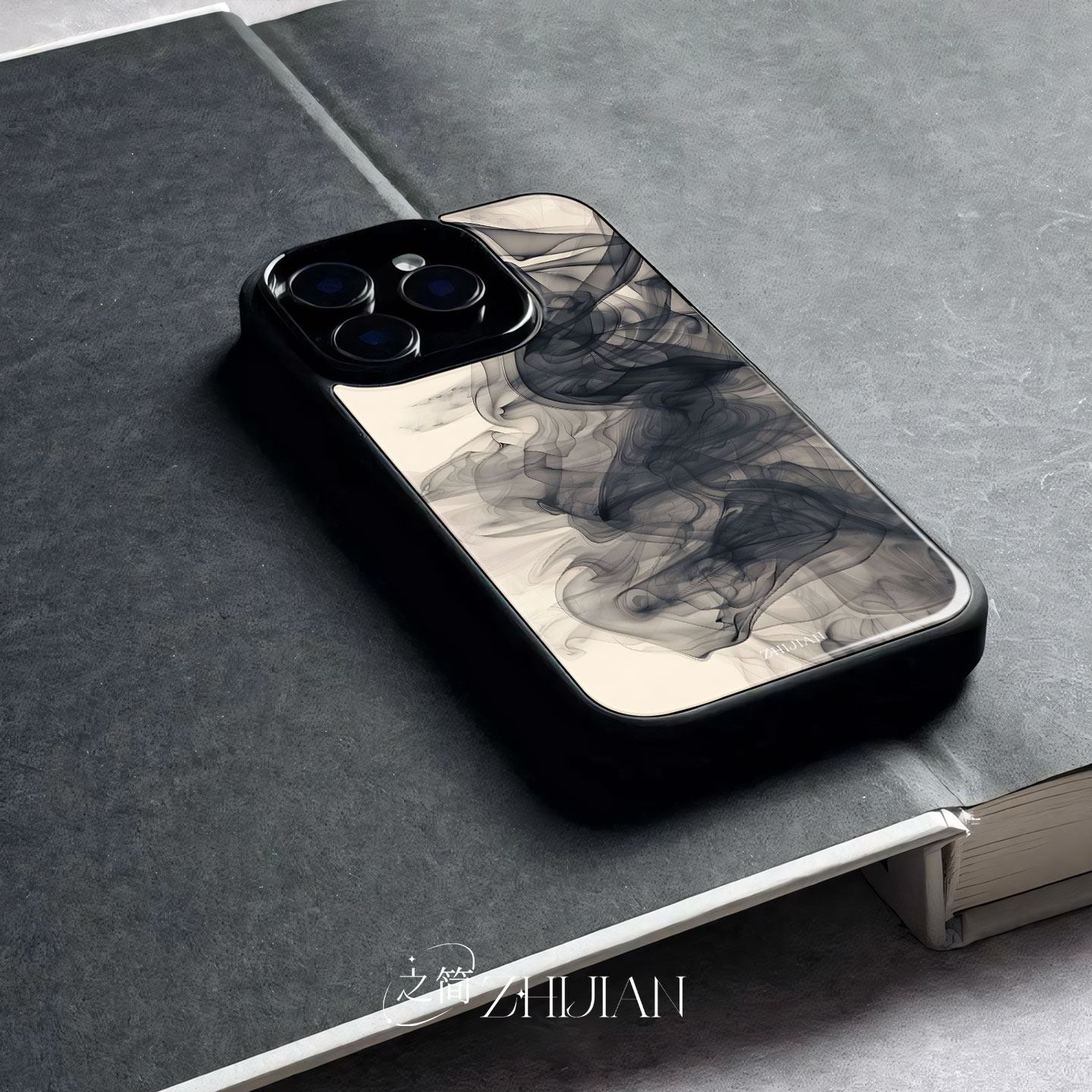 之简ZHIJIAN《水墨氤氲》玻璃亮面磨砂手机壳新款小众不撞壳适用苹果17promax三星S25PLUS红米K70PROVIVOX100