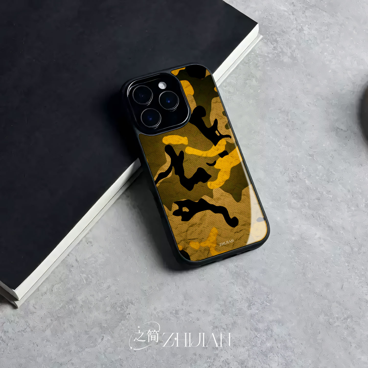 之简ZHIJIAN《迷彩图案》玻璃亮面磨砂手机壳新款小众不撞壳适用苹果17promaxNOVA12PRO畅玩70PLUS