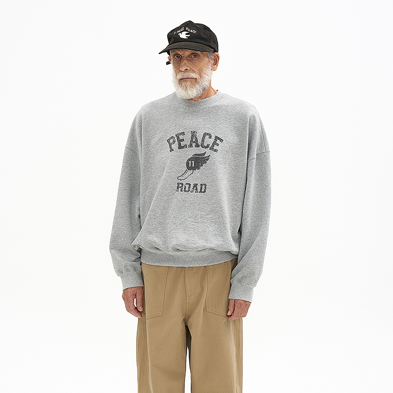 水洗做旧裂纹印花复古圆领卫衣