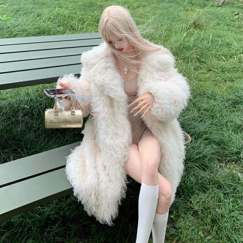 韩系白色卷毛羊羔毛外套女2024新款海宁流行年轻环保皮草大衣冬季,女装/女士精品,皮草,淘宝优惠券,粉丝福利购,淘宝优惠卷