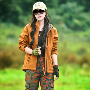 北京森林户外原创连帽专业登山防风保暖加绒防水透气软壳衣外套女