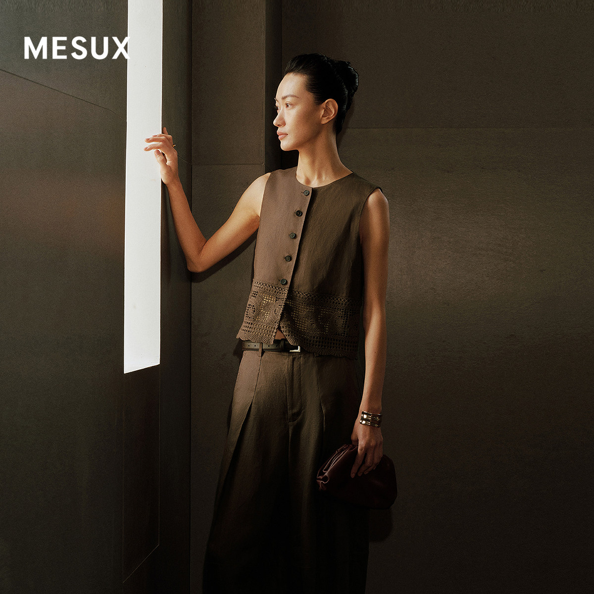 MESUX米岫26夏空气洗纯亚麻 圆领拼接仿手工钩蕾丝马甲MOMUK103