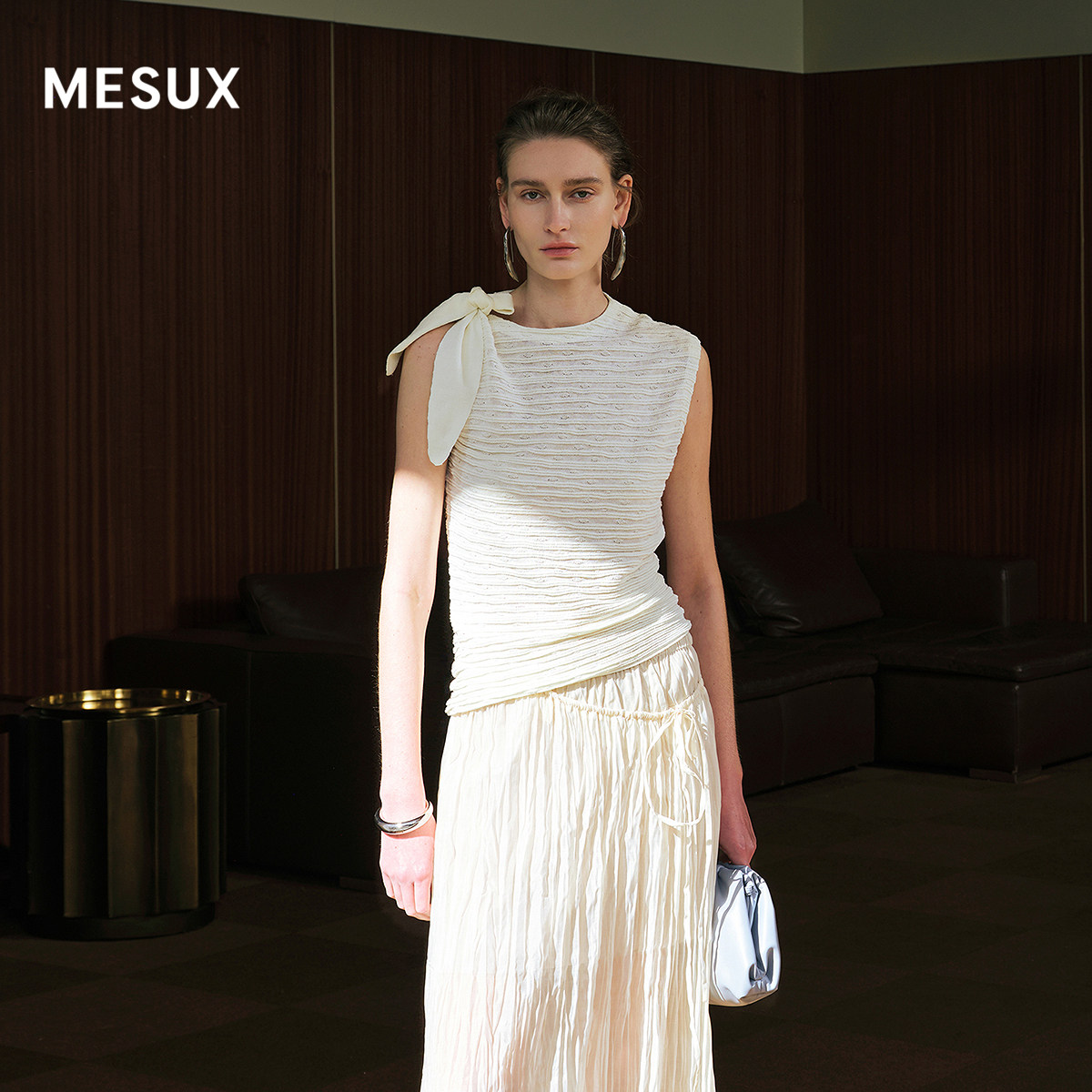 [徐璐同款]MESUX米岫26夏不对称绑带肩鼓波针织背心MOMUE201