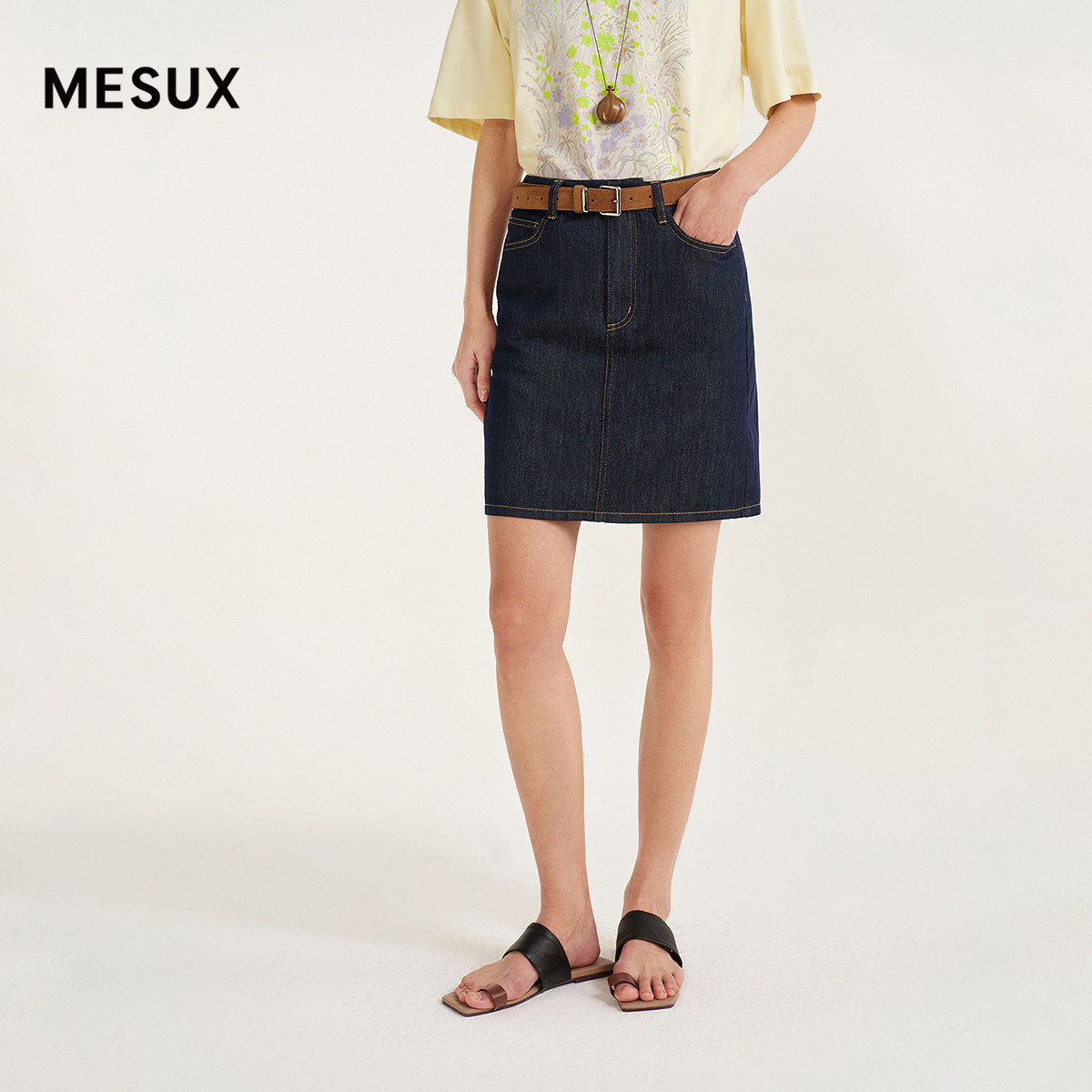 MESUX米岫26夏轻盈感柔软牛仔 复古风造型感腰带短半身裙MOMUS201