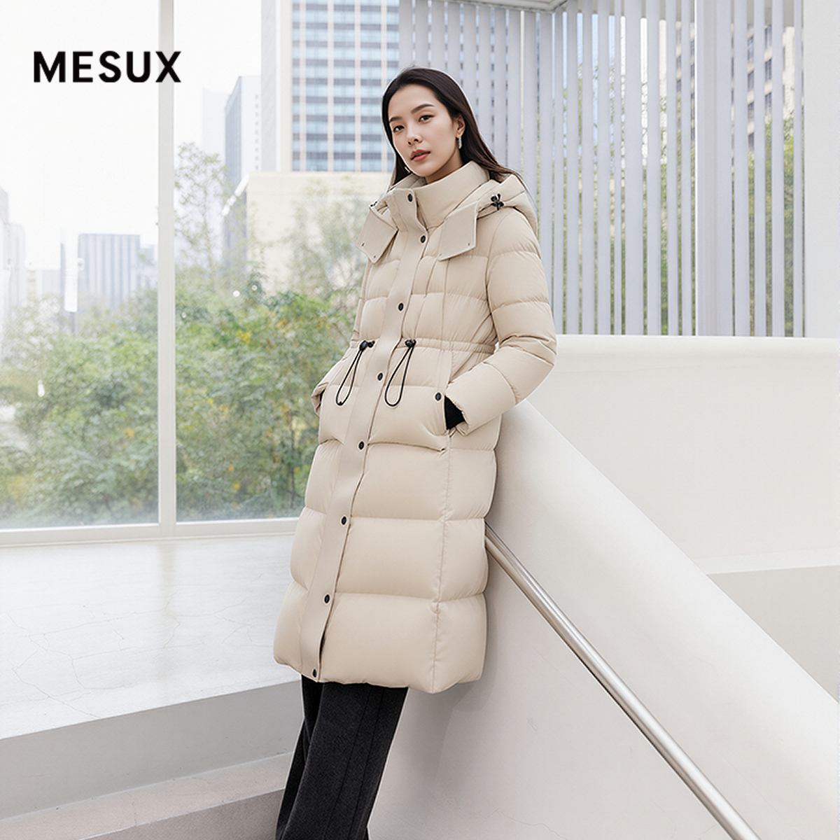 MESUX米岫25冬量感暖核抽绳收腰防风高领连帽长款羽绒服MNWSL301