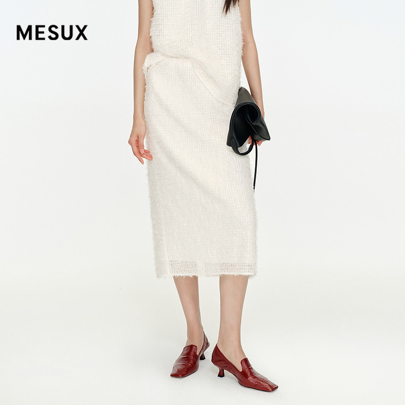 MESUX米岫春夏[天鹅湖系列]疗愈绒感绣花中高腰半身长裙MNFUS410