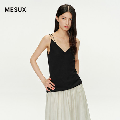 MESUX米岫秋V领肌理感双层设计百搭吊带背心内搭式上衣MNXUD101