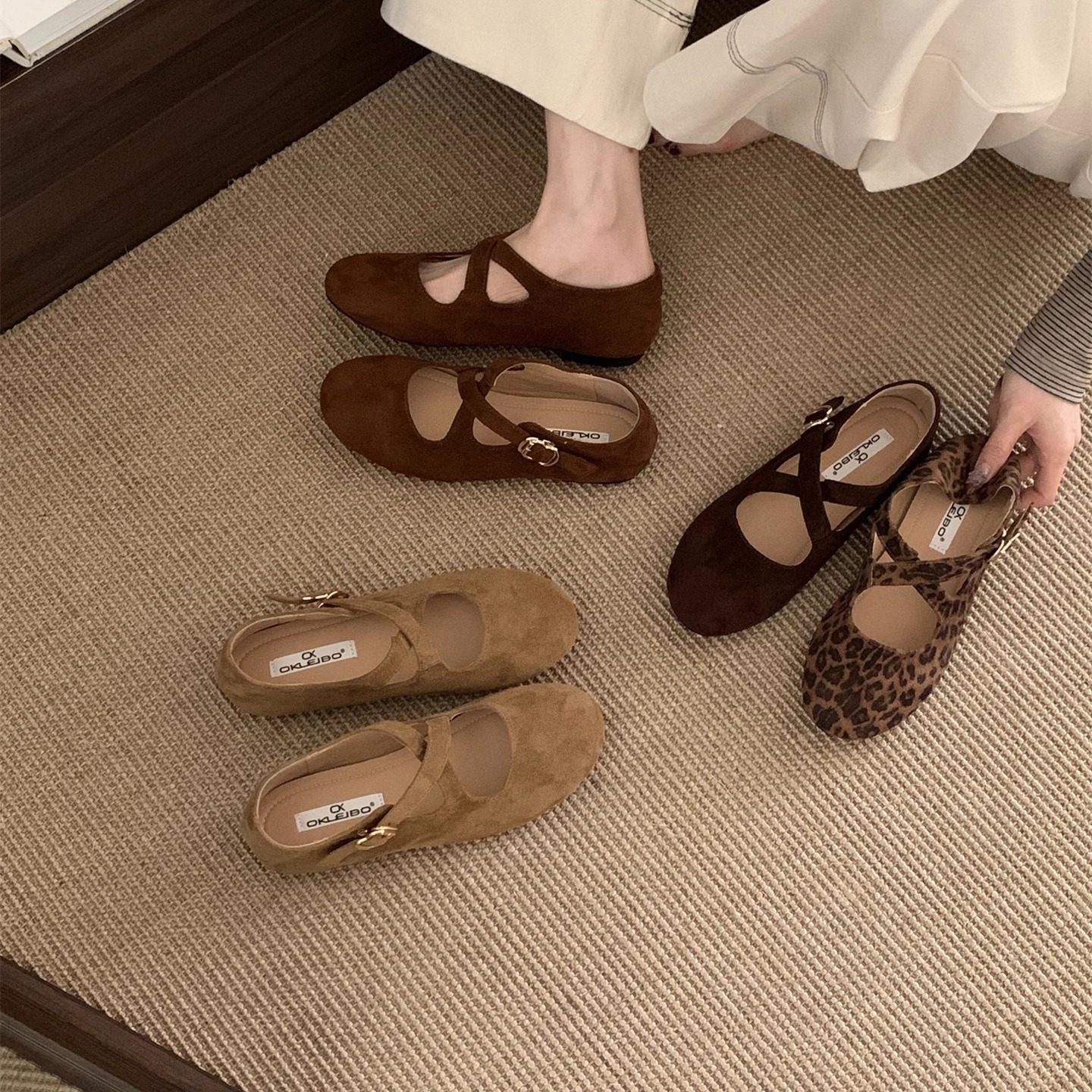 2025新款法式复古玛丽珍鞋女交叉带圆头浅口绒面秋季平底单鞋女,女鞋,玛丽珍鞋,淘宝优惠券,粉丝福利购,淘宝优惠卷