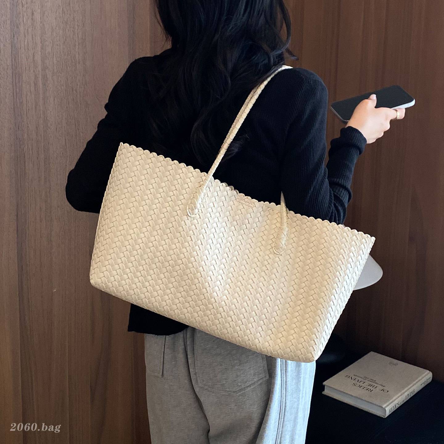 百搭大容量韩女子母日2026纹编织托特包新款简约手提夏季单肩青年