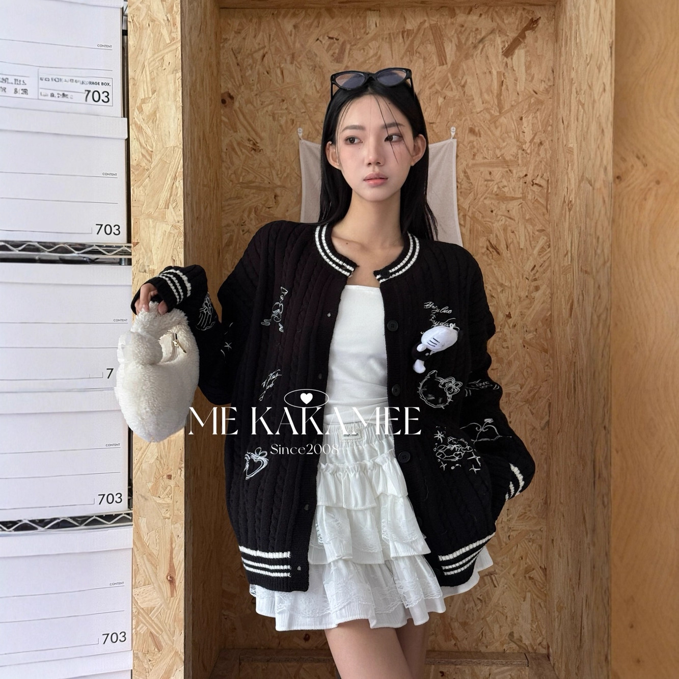 ME KAKAMEE十三行秋甜酷立体卡通KT提花宽松开衫毛衣配挂件 A2967