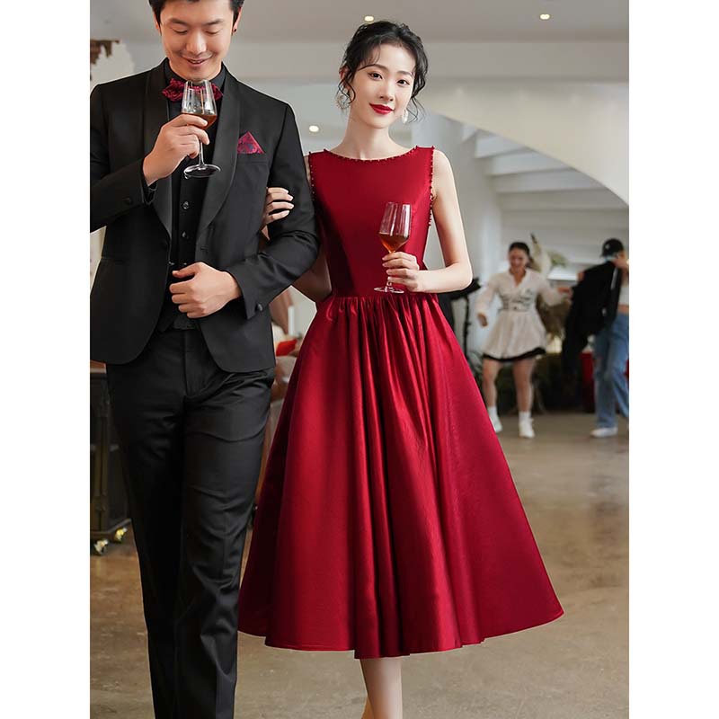高级钉珠敬酒服女新娘订婚出阁宴小礼服连衣裙酒红色日常可穿春季