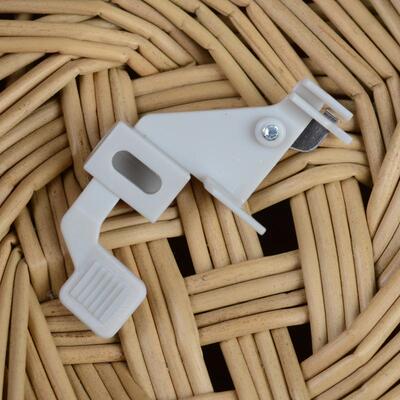 家用电动缝纫机原厂配件穿针器