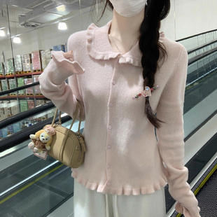 温柔风粉色娃娃领针织开衫女春秋冬季时尚内搭木耳边毛衣打底上衣