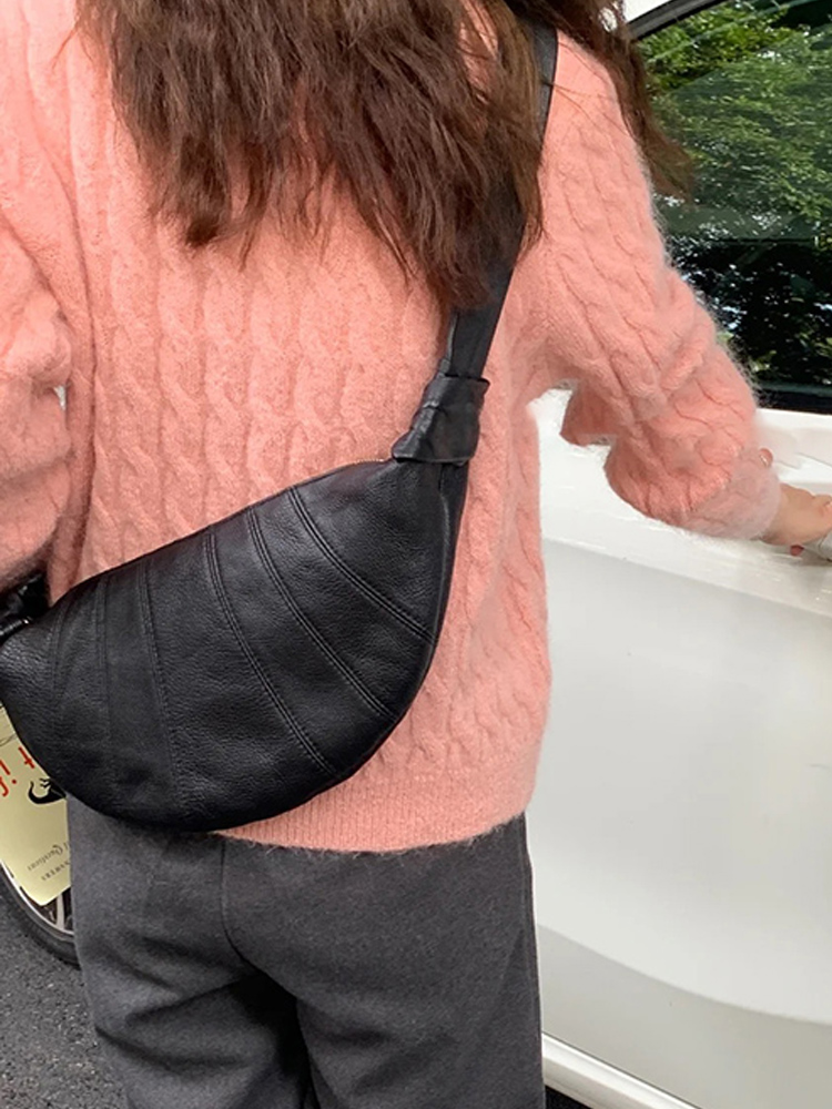 男女同款百搭休闲大容量斜挎包胸包饺子包牛角形包单肩包ins包潮