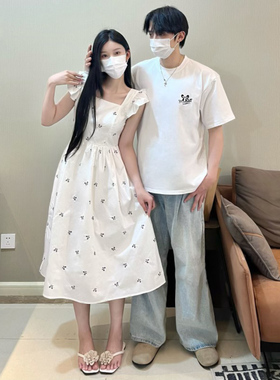 2025年新款夏季连衣裙小飞袖法式方领赫本风女