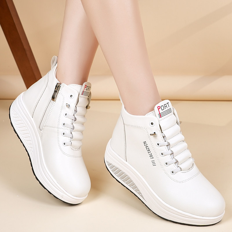 厚底皮鞋女2026秋季新款中老年不累脚旅游鞋防滑软底高帮妈妈鞋