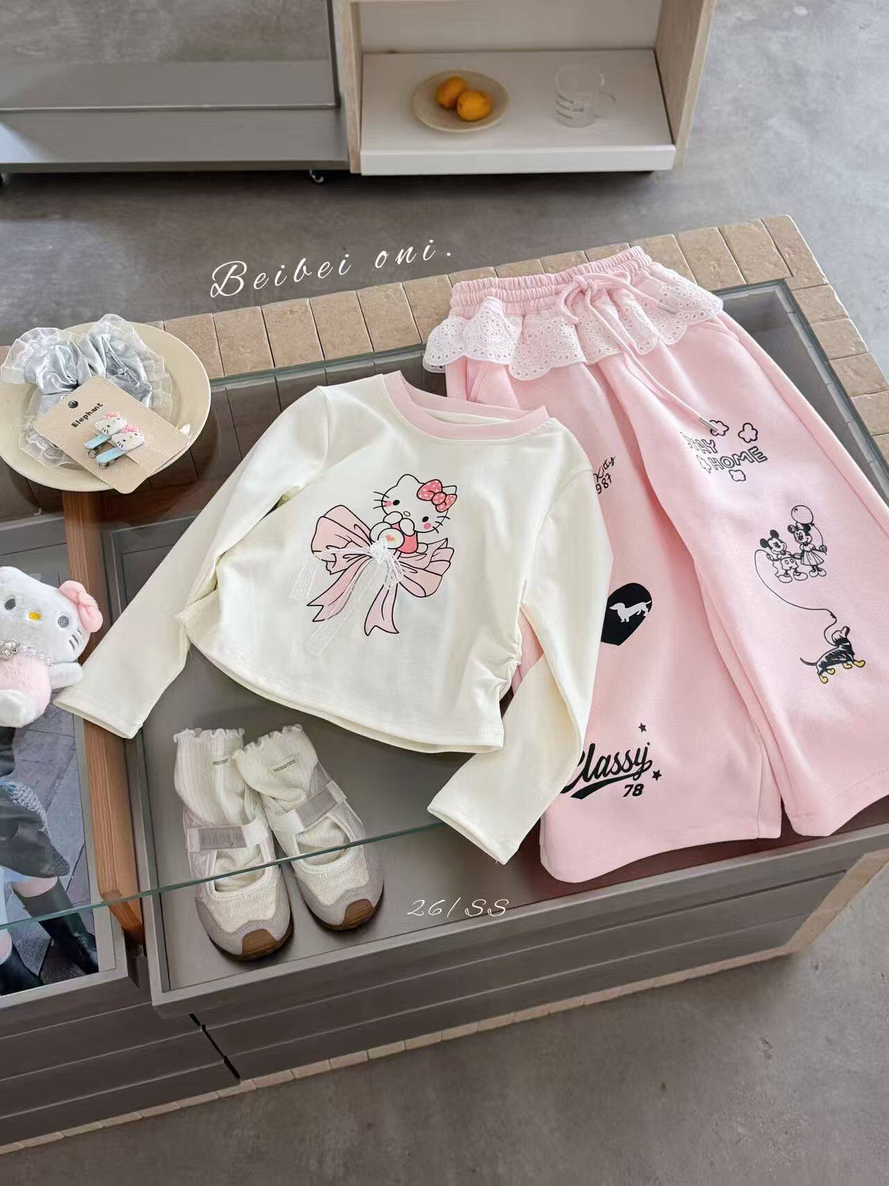 女童hellokitty可爱套装2026春款中小童甜美辣妹t+拼接裙摆卫裤