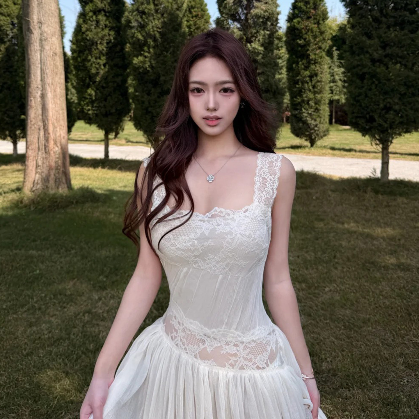 绝美仙气白色蕾丝露背吊