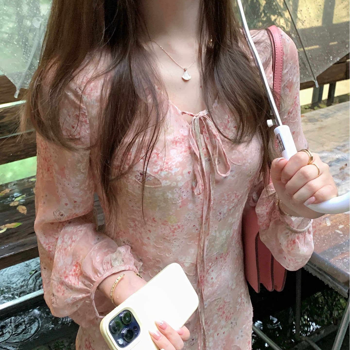 法式通勤雪纺碎花斜裁连