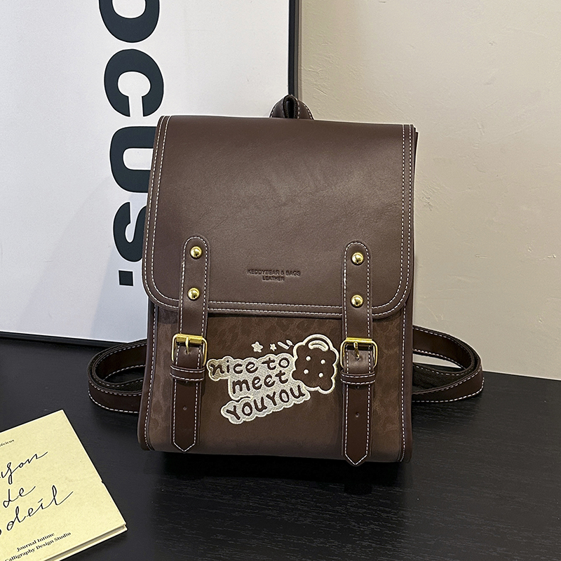 2025秋冬新款复古英伦风皮质书包女大学生简约电脑背包通勤双肩包