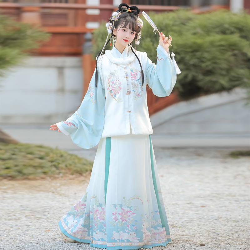 花间兔 兔年明制汉服女加绒加厚马面裙新年款古装拜年服套装冬季