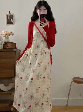 MM谢谢家夏季法式温柔风气质V领碎花吊带连衣裙+软糯薄款针织开衫