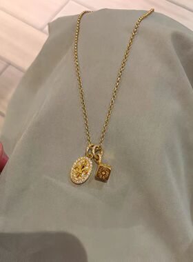 2026新款鸢尾骰子吊坠项链时尚轻奢锁骨链百搭款高级感小红书同款