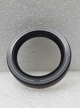 XD1437E  33114-4BA0A  尺寸：33X45X10mm  新奇骏 分动箱油封
