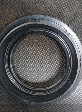 AH8209E AD8209E  BH6045E差速器油封90311-38011/38071/38076