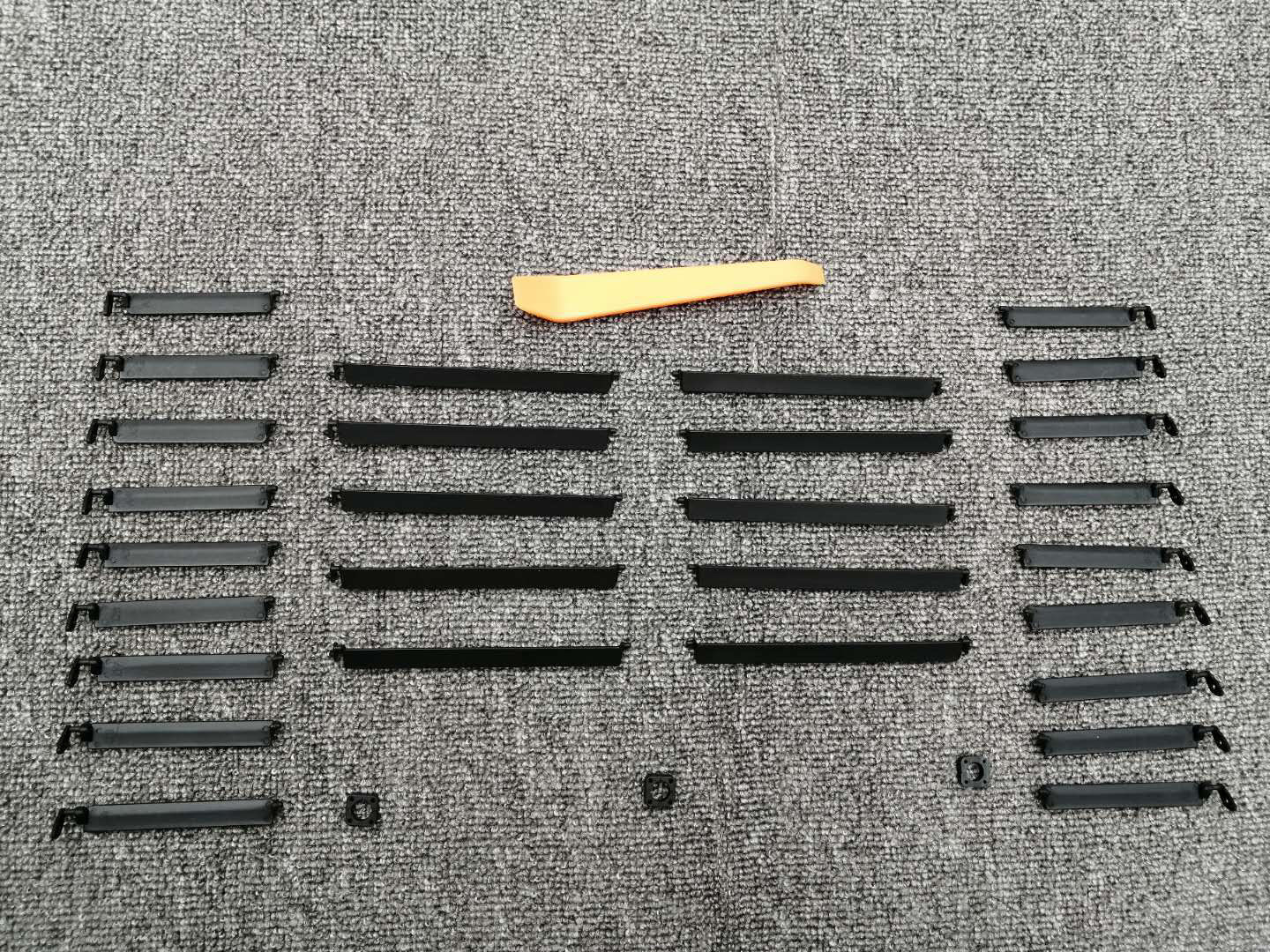 05-09锐志空调出风拨片