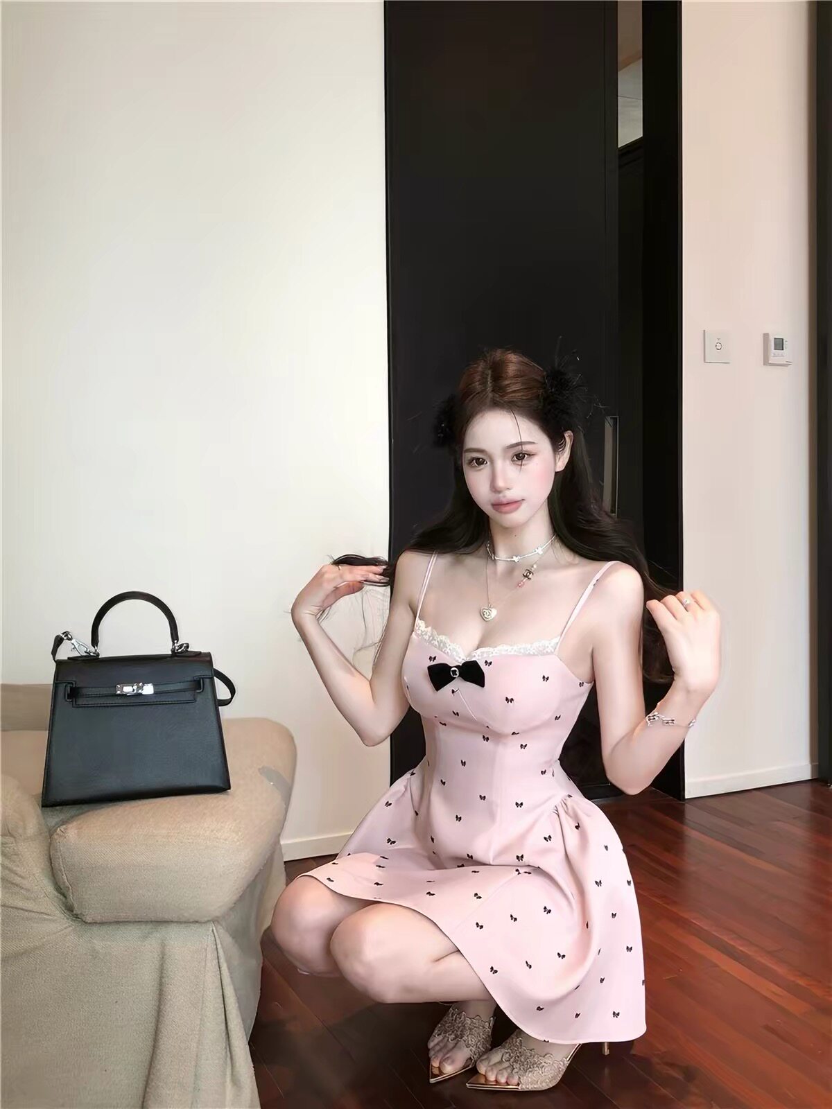 蝴蝶结蕾丝印花吊带连衣裙女夏季纯欲收腰短裙无胸垫修身蓬蓬裙子