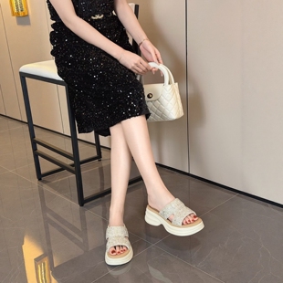 满钻一字拖厚底拖鞋女2026春夏新款时尚百搭凉拖外穿