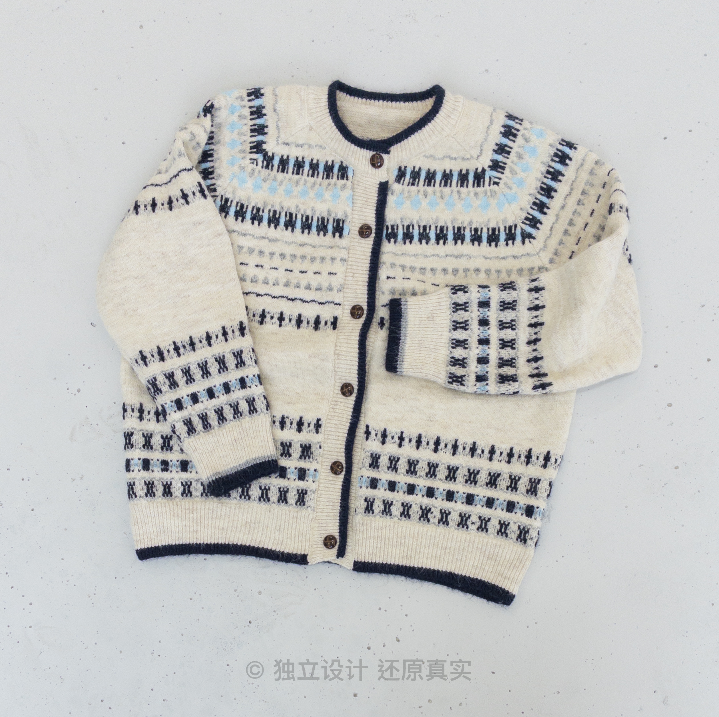 开衫单排扣圆领保暖加厚费尔岛