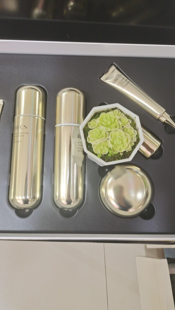 伊贝诗新品凝时紧致精品套盒六件面部护理套装