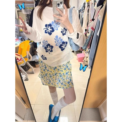 白色花卉印花薄款宽松上衣
