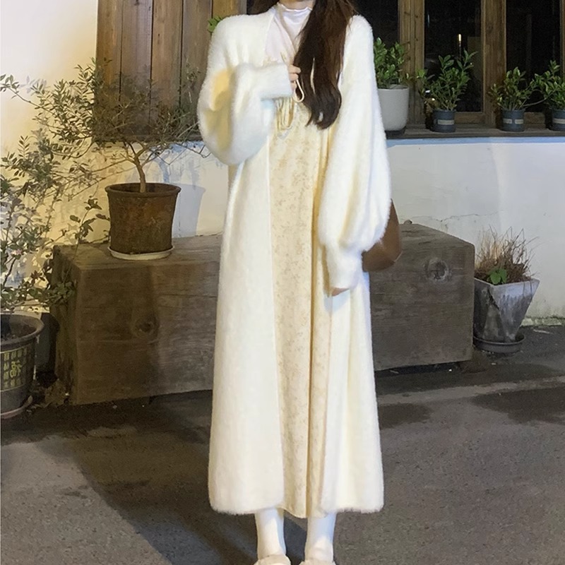 软糯毛衣外套女秋冬加厚纯欲外搭中长款仿水貂绒针织开衫慵懒上衣