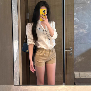 大码美式咖色高级感丰胯牛仔短裤女2025夏季新款高腰修身包臀热裤