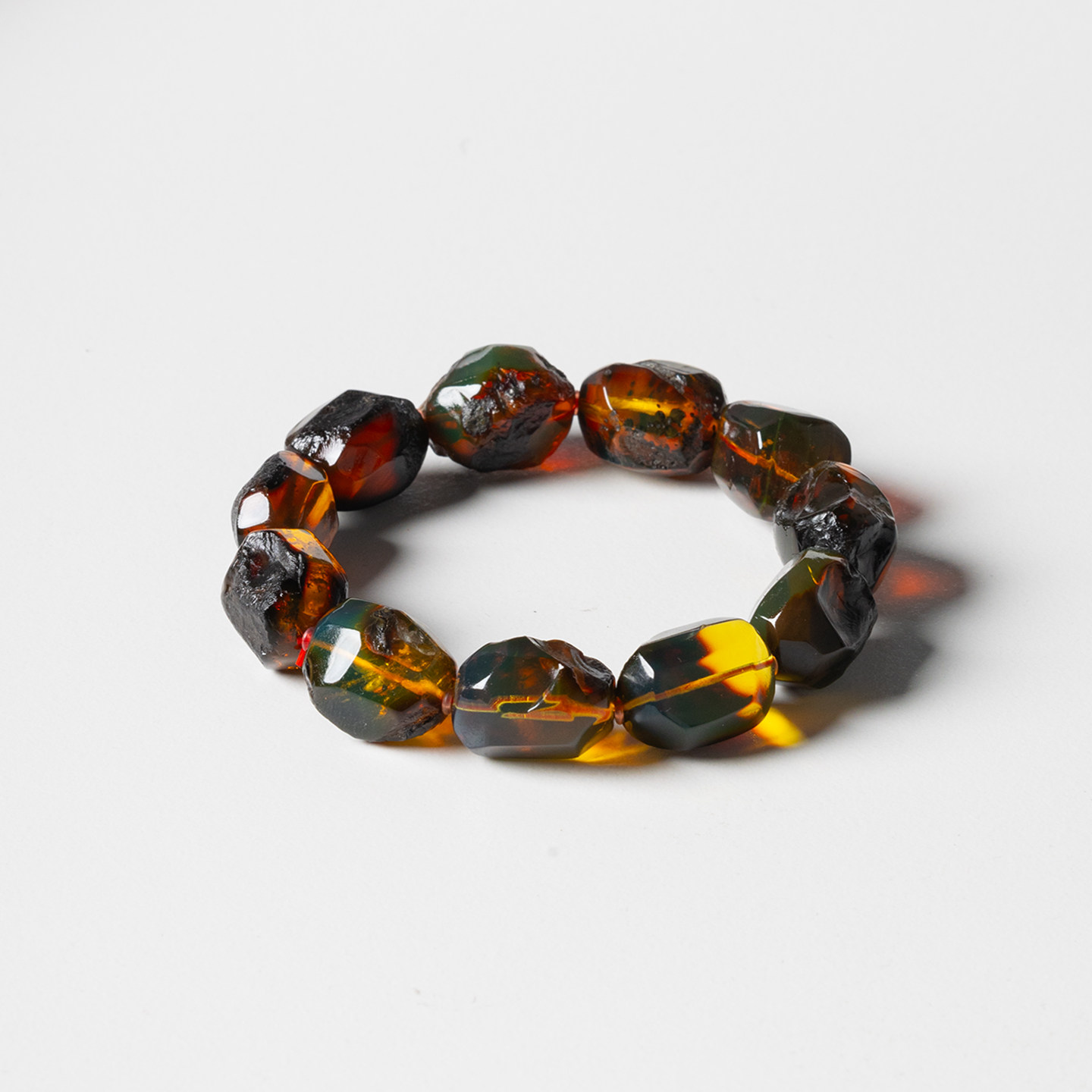 三色孤品&middot;稀有天然变色龙红皮茶底蓝珀半山半水奇异随型个性手串