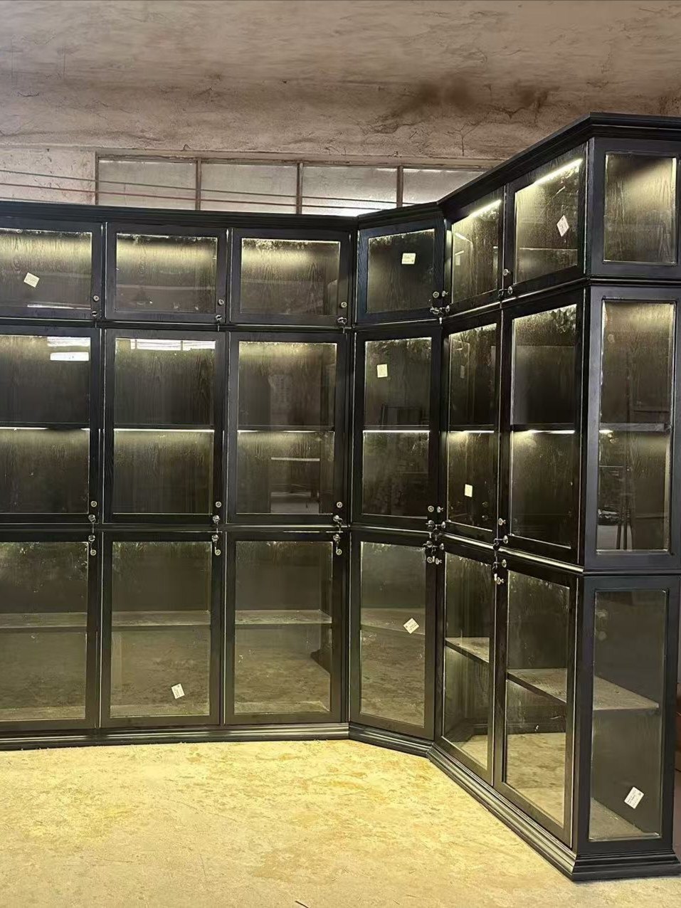 定制转角中古风服装店展示柜包包陈列货架珠宝首饰高柜茶酒柜定制,商业/办公家具,展示柜/陈列柜/展示架/货柜,淘宝优惠券,粉丝福利购,淘宝优惠卷